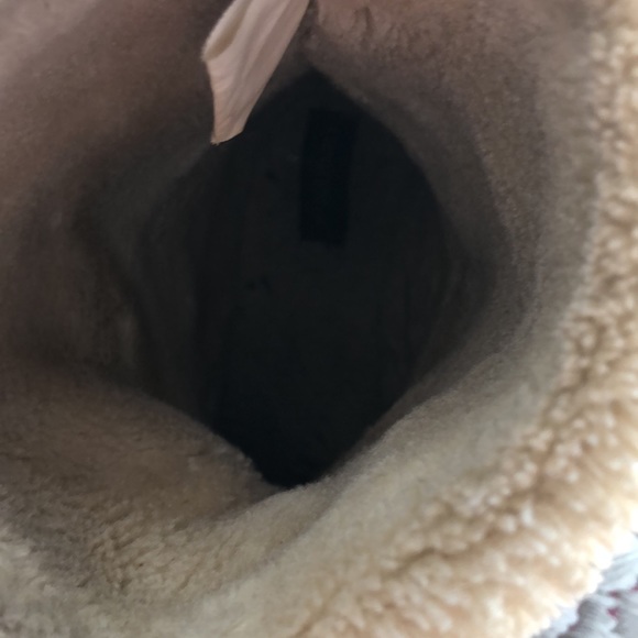 Brown Ugg’s - Picture 3 of 4
